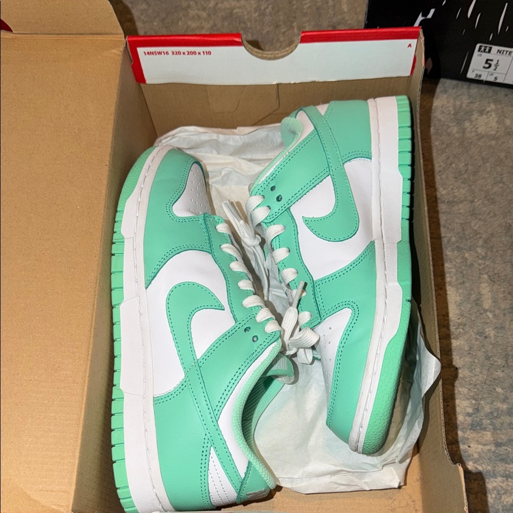 Nike Dunk Green Glow